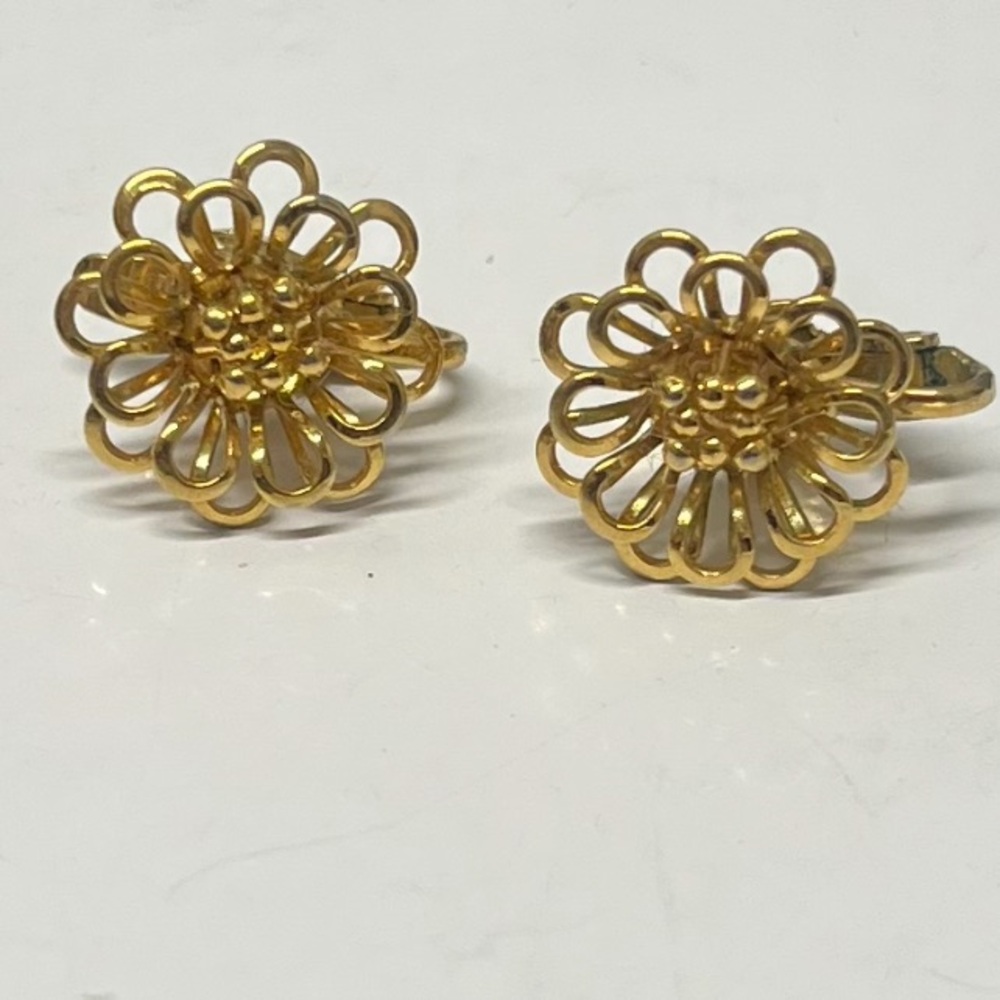Vintage Gold Tone Flower Earrings